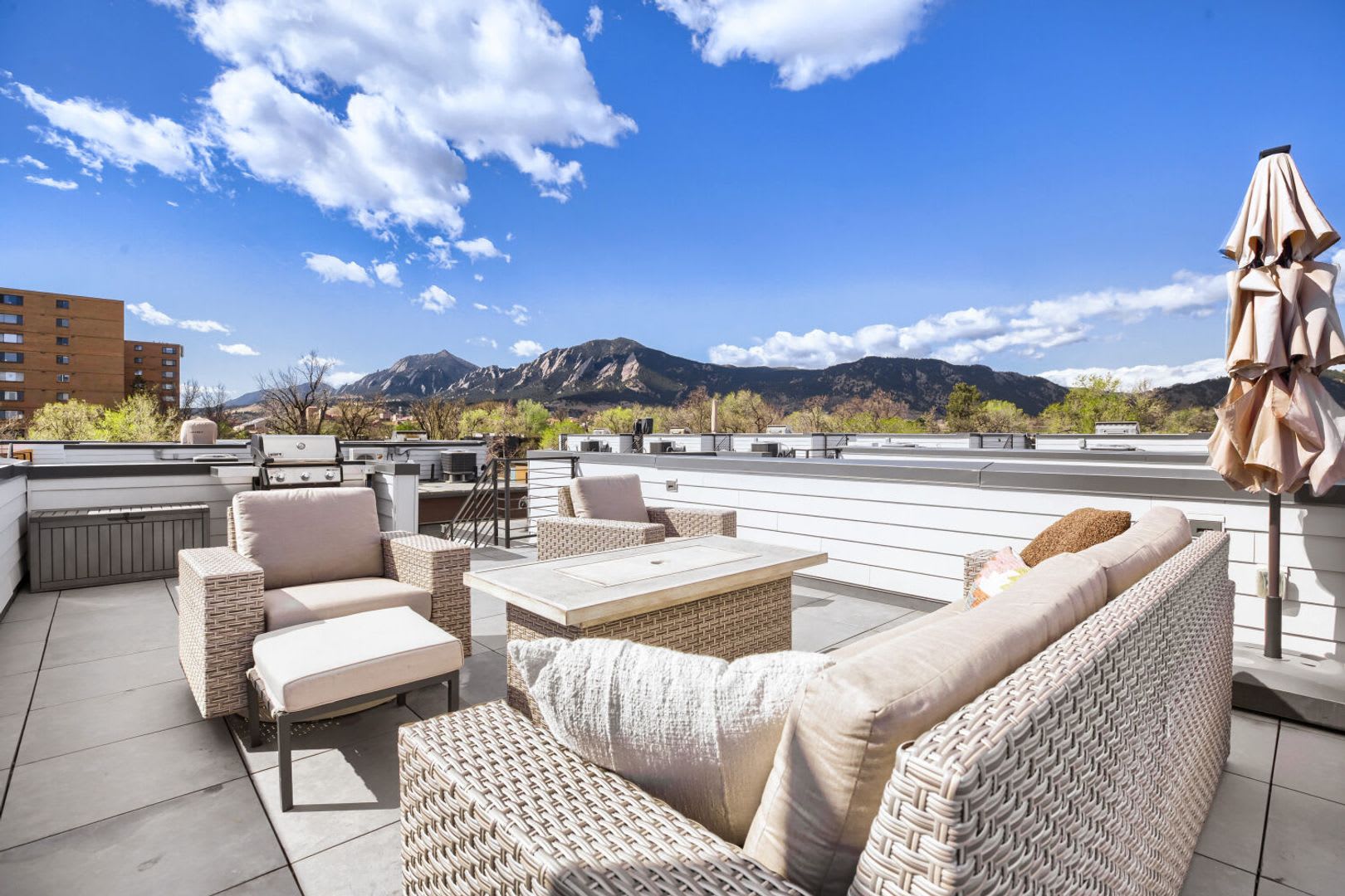 Stylish 2BR Boulder Retreat – photo 3