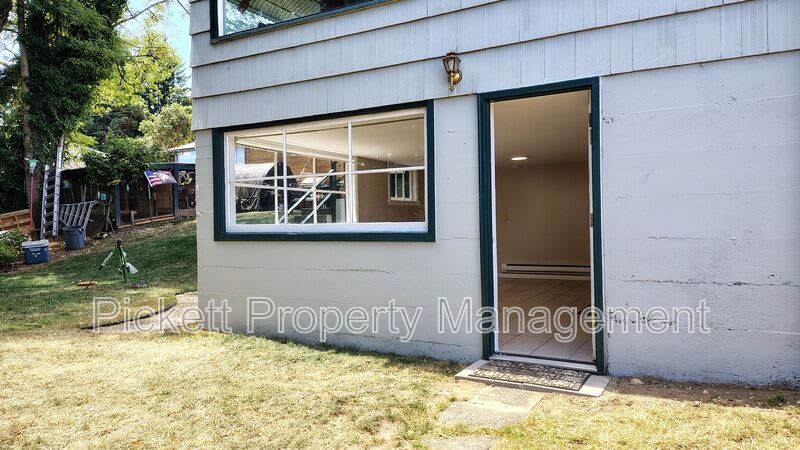 4121 W D St – photo 1