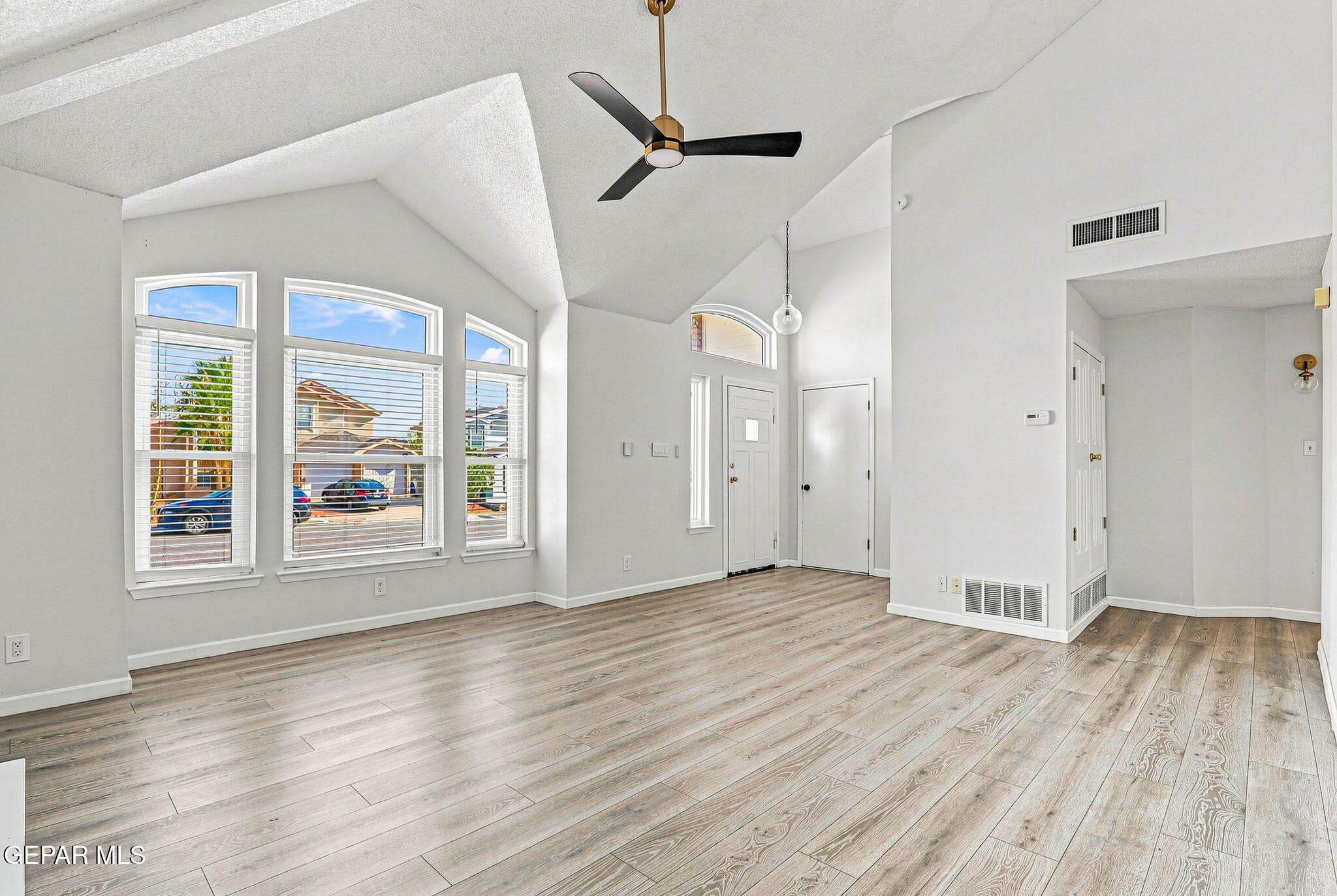 7453 PLAZA TAURINA Drive – photo 5