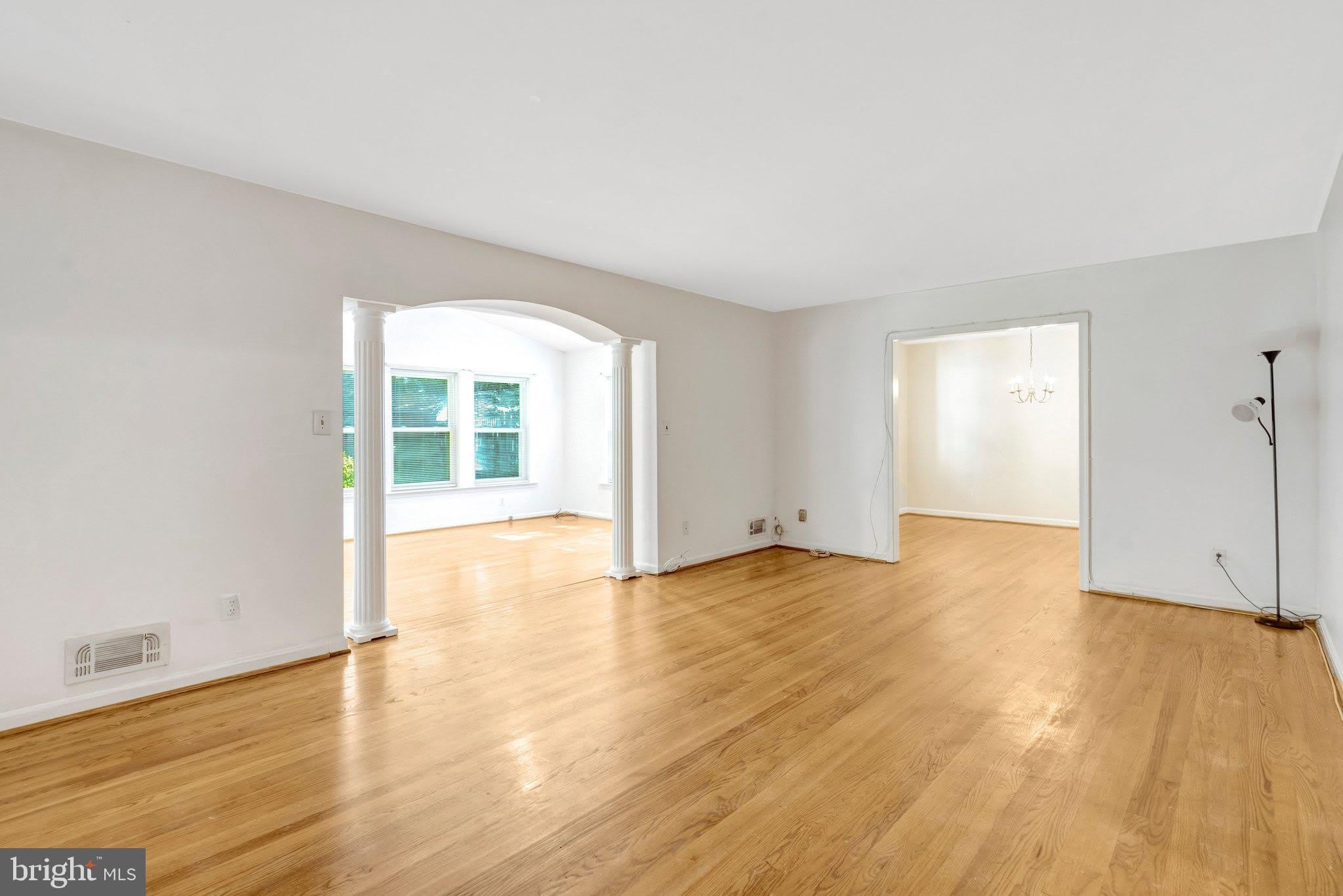 8916 Braeburn Drive – photo 5