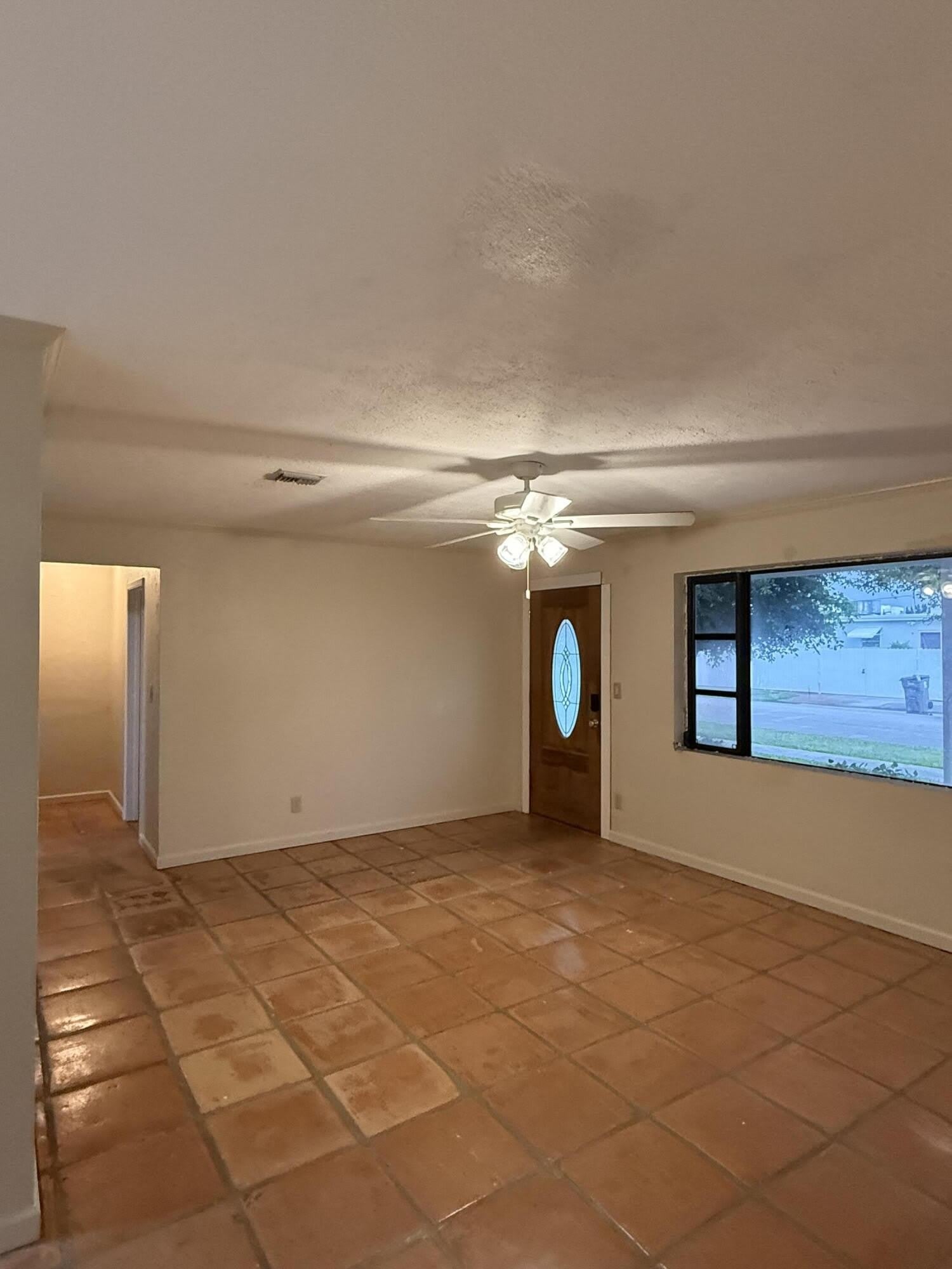 817 Elm Road – photo 5