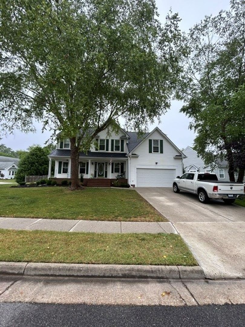CHARMING HOME IN HIGHLY SOUGHT AFTER NEIGHBORHOOD. – photo 2