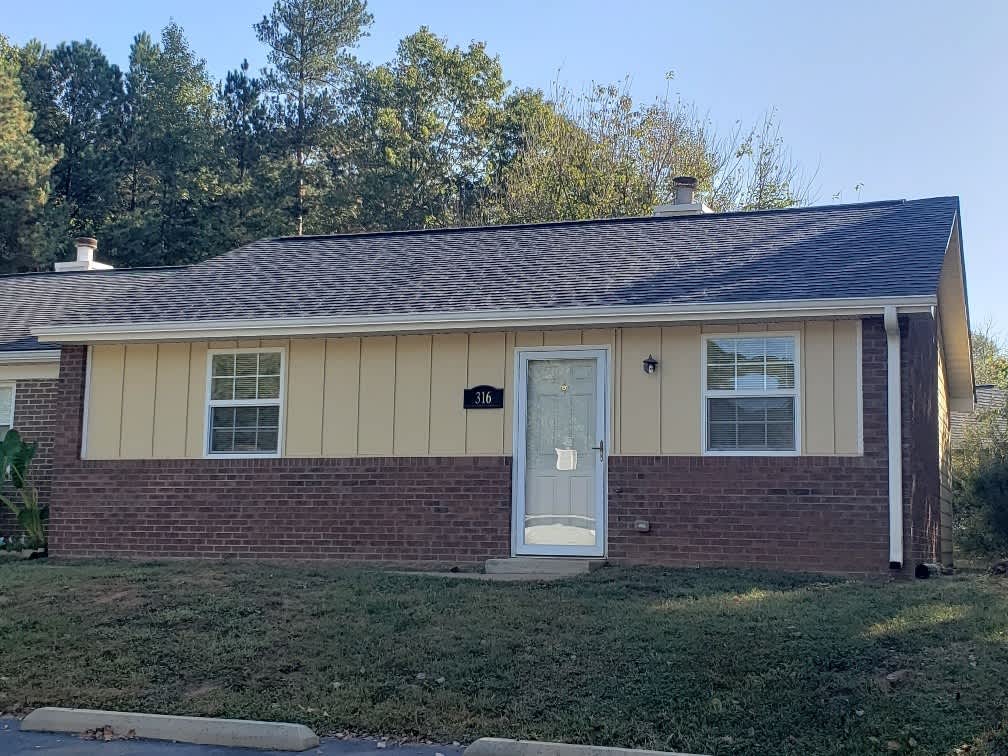 Ranch-style 2BD/2BA townhome in quiet neighborhood in Garner! – photo 1