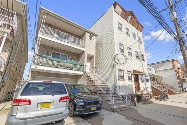 118 70TH ST – photo 1