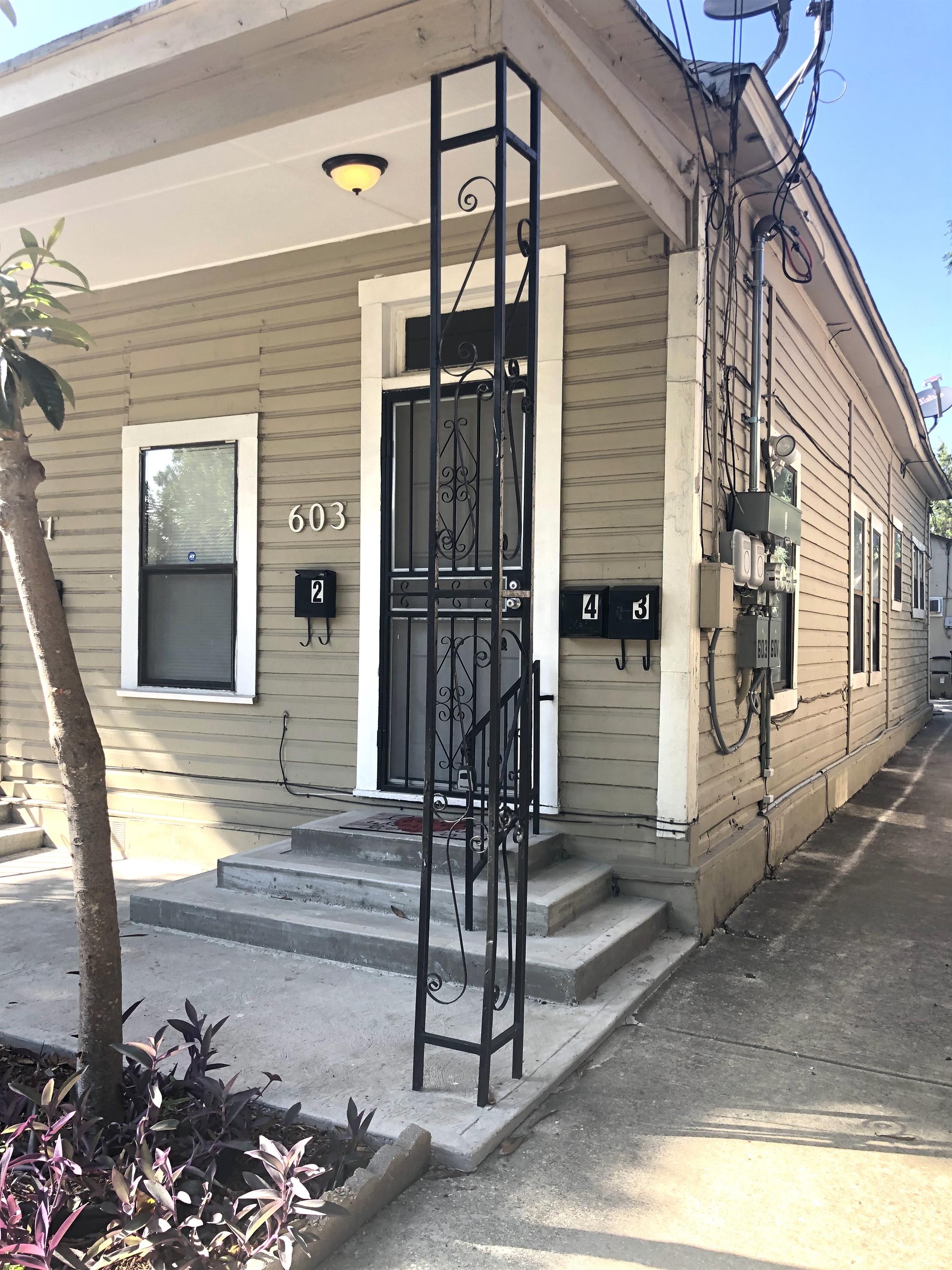 603 Devine Street – photo 3