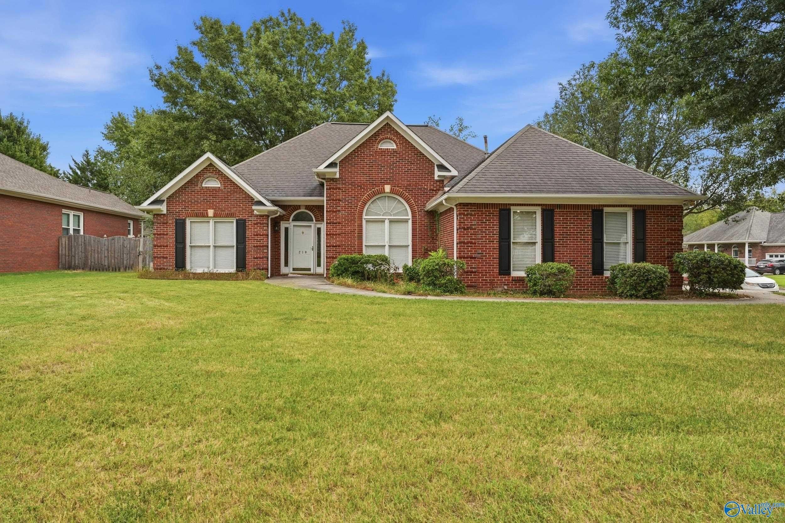 210 Pebble Brook Drive – photo 1