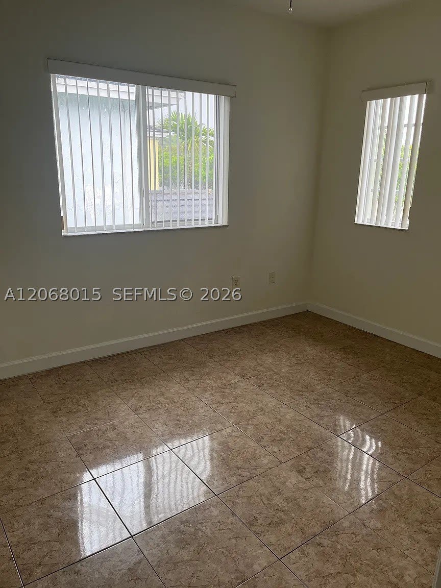 350 NE 31st Ter – photo 5