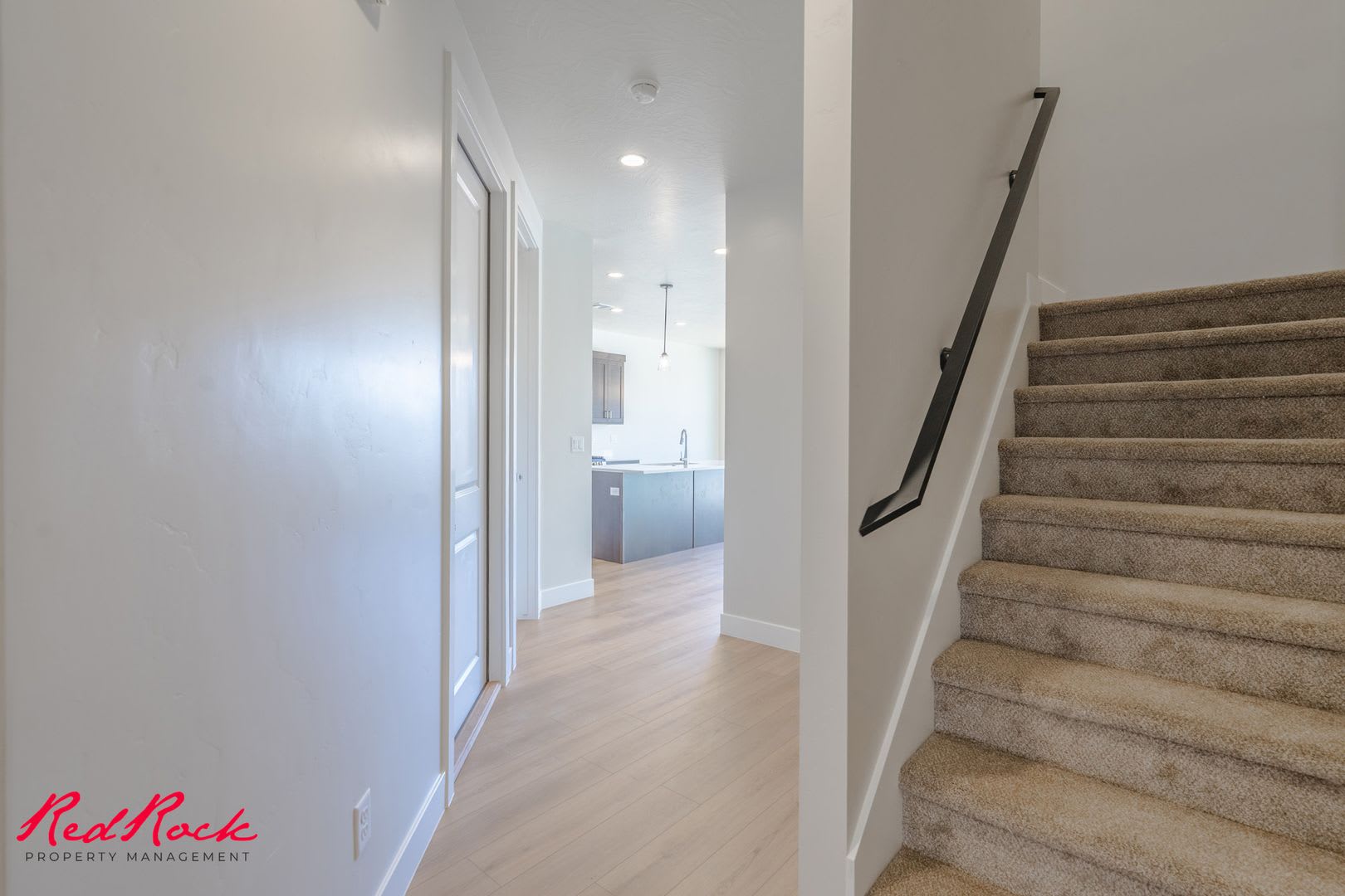 Stunning Dog Friendly 4 Bedroom 2 5 Bath Townhome – photo 4