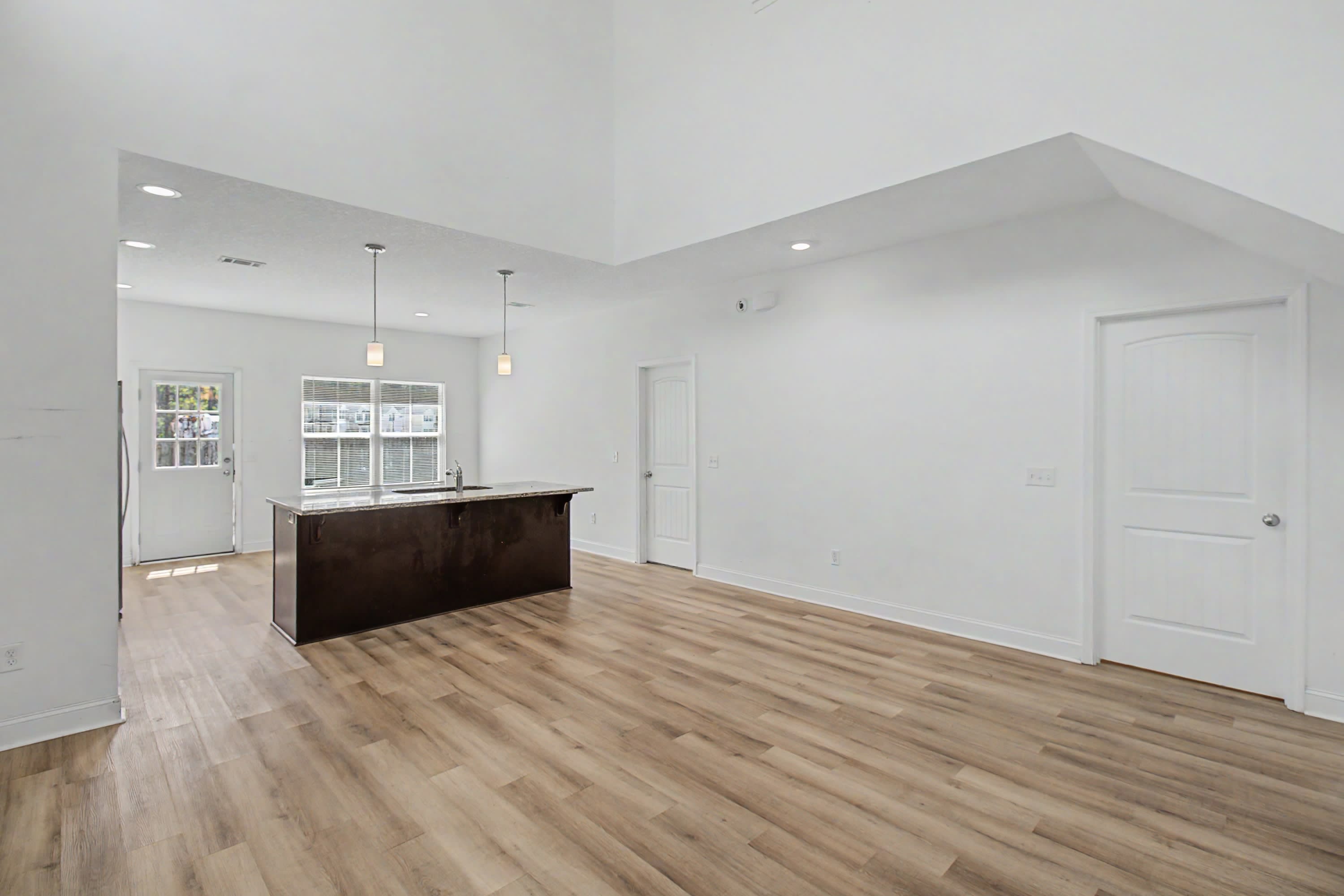 881 Grayson Avenue – photo 2