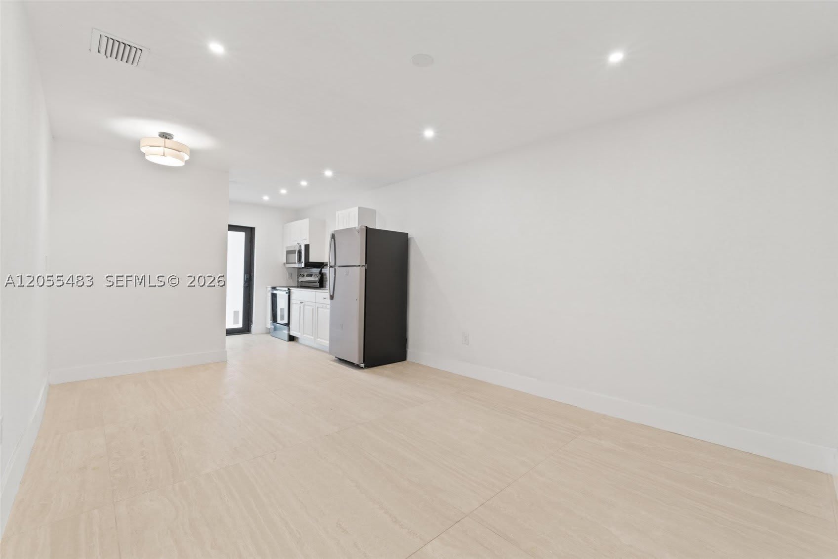 2440 Sw 3Rd St – photo 3