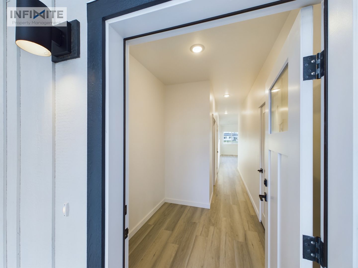 Wonderful 3 Bedroom End Unit – photo 3