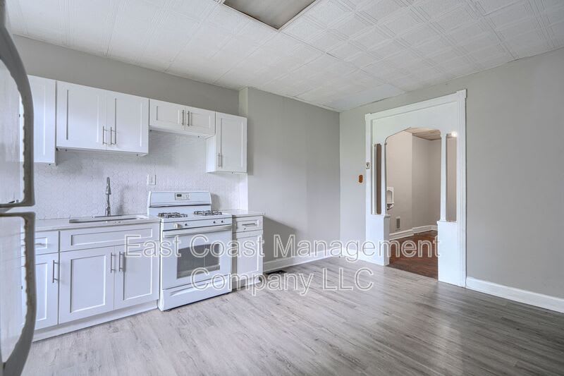 2107 W Saratoga St – photo 1