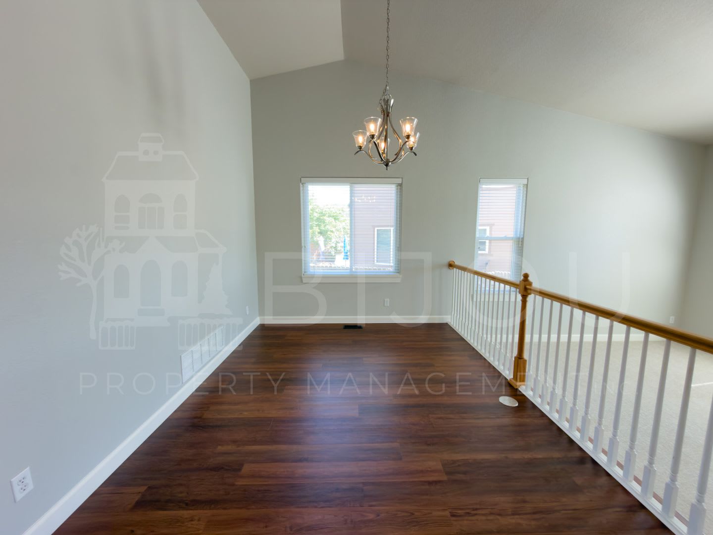 Beautiful 5 Bedroom Home Featuring Pikes Peak Views Finished Basement Private Backyard – photo 3
