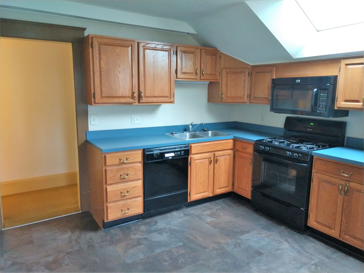 1 Bedroom Carriage House Near Downtown Goshen – photo 2
