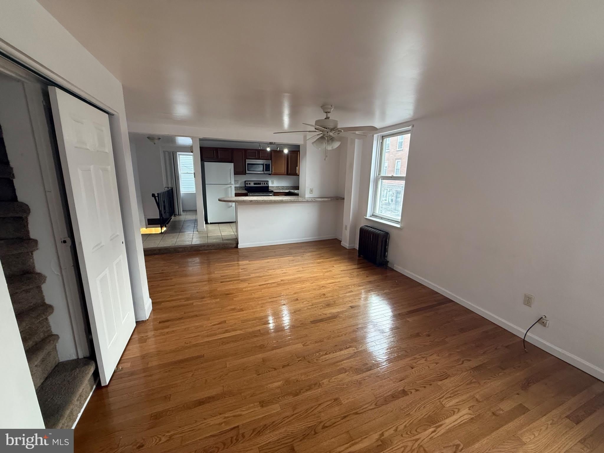 600 E GIRARD Avenue – photo 4
