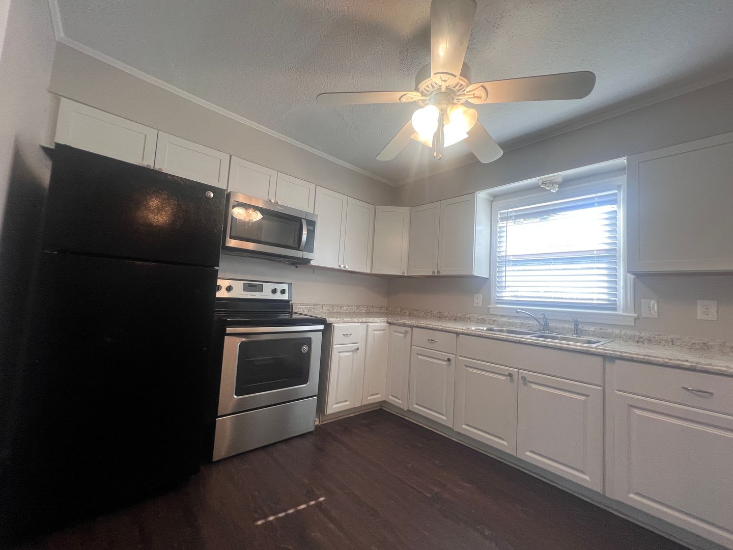 **Price reduced with Move-in Special of $250 OFF the first full months rent** – photo 5