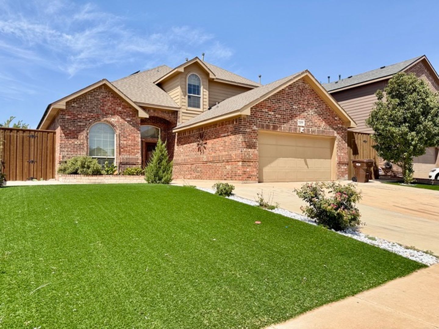 House For Rent – photo 2