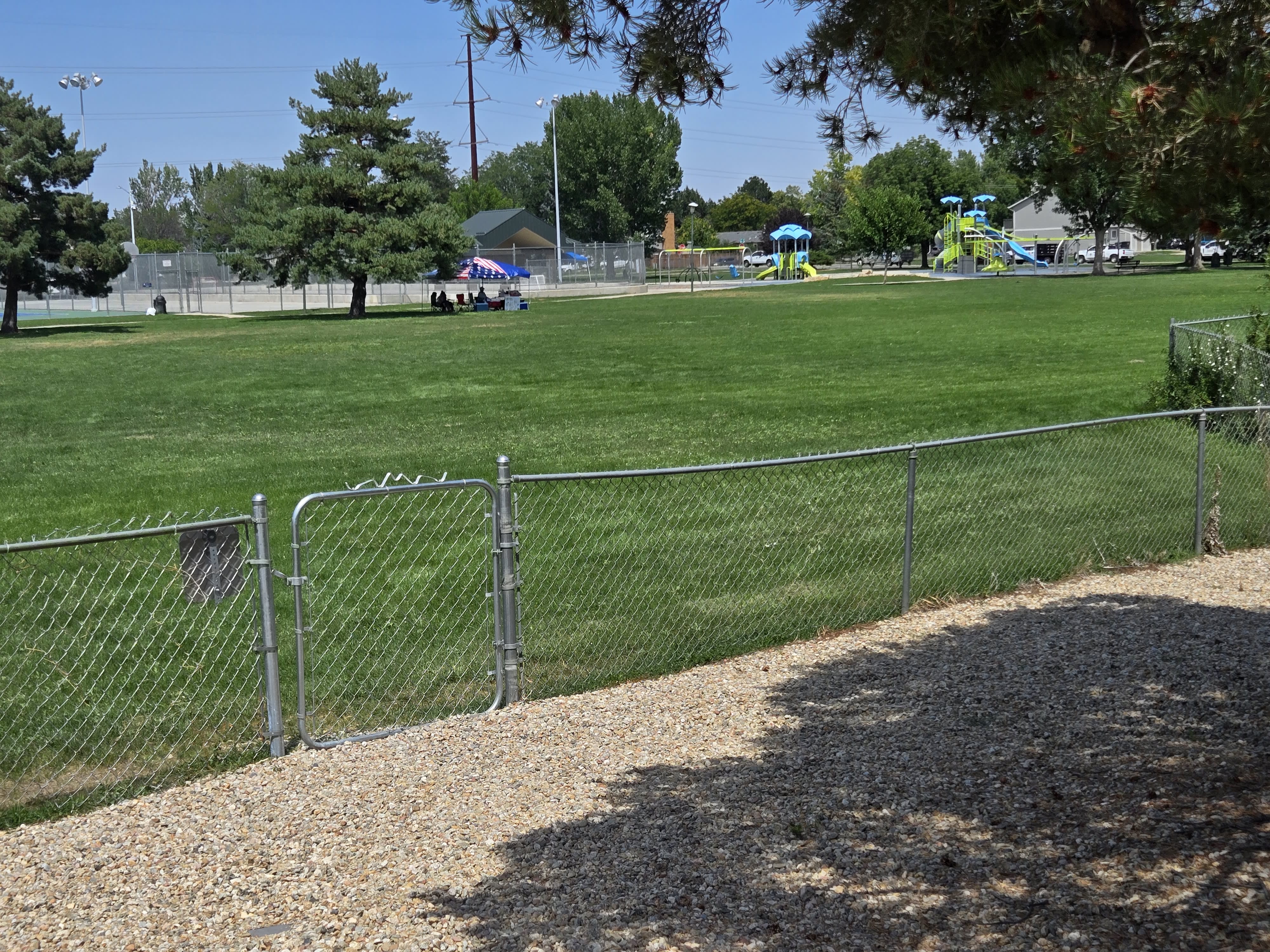 1922 Carr Dr – photo 2
