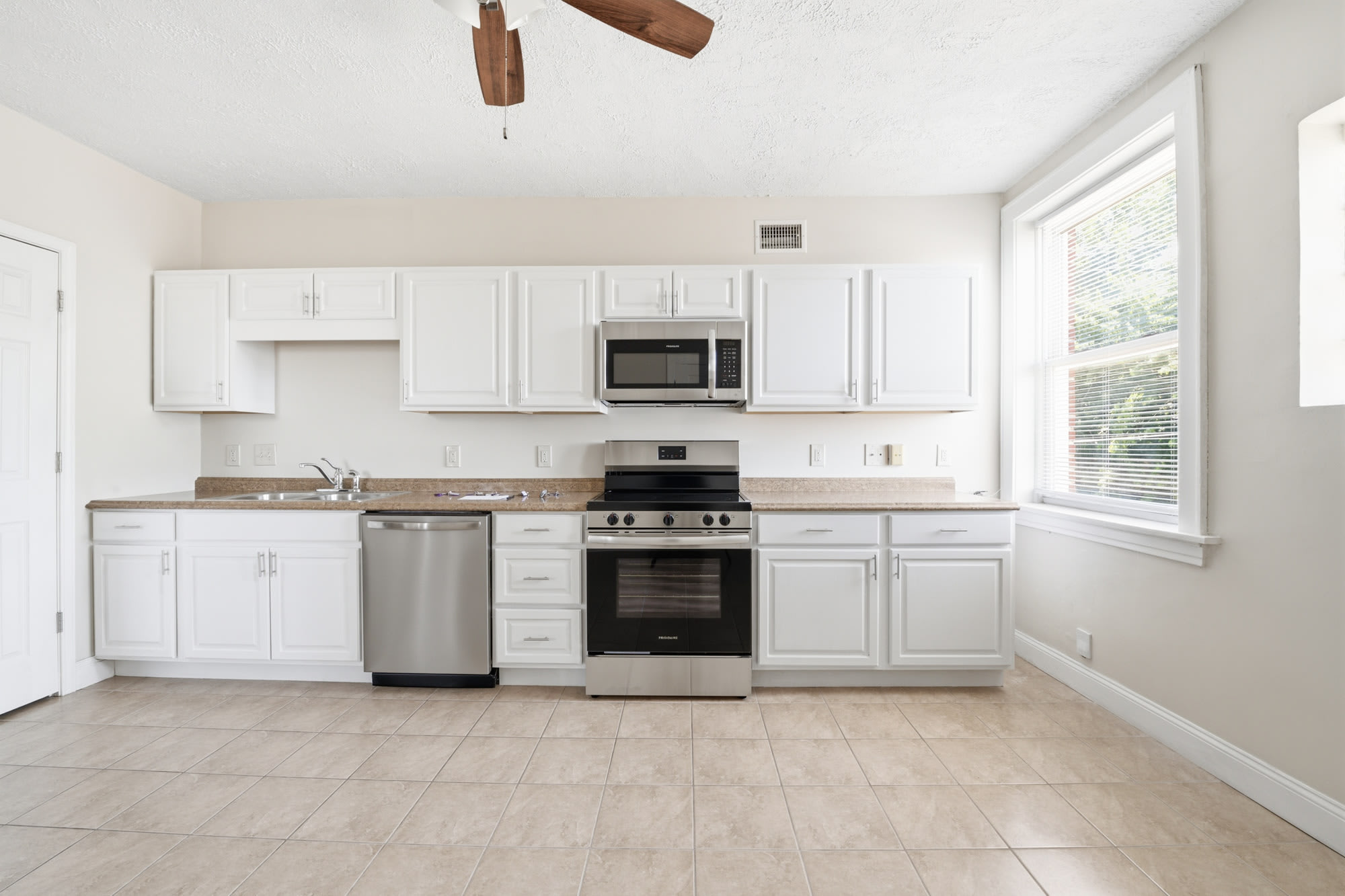 4916 Robert Avenue – photo 5