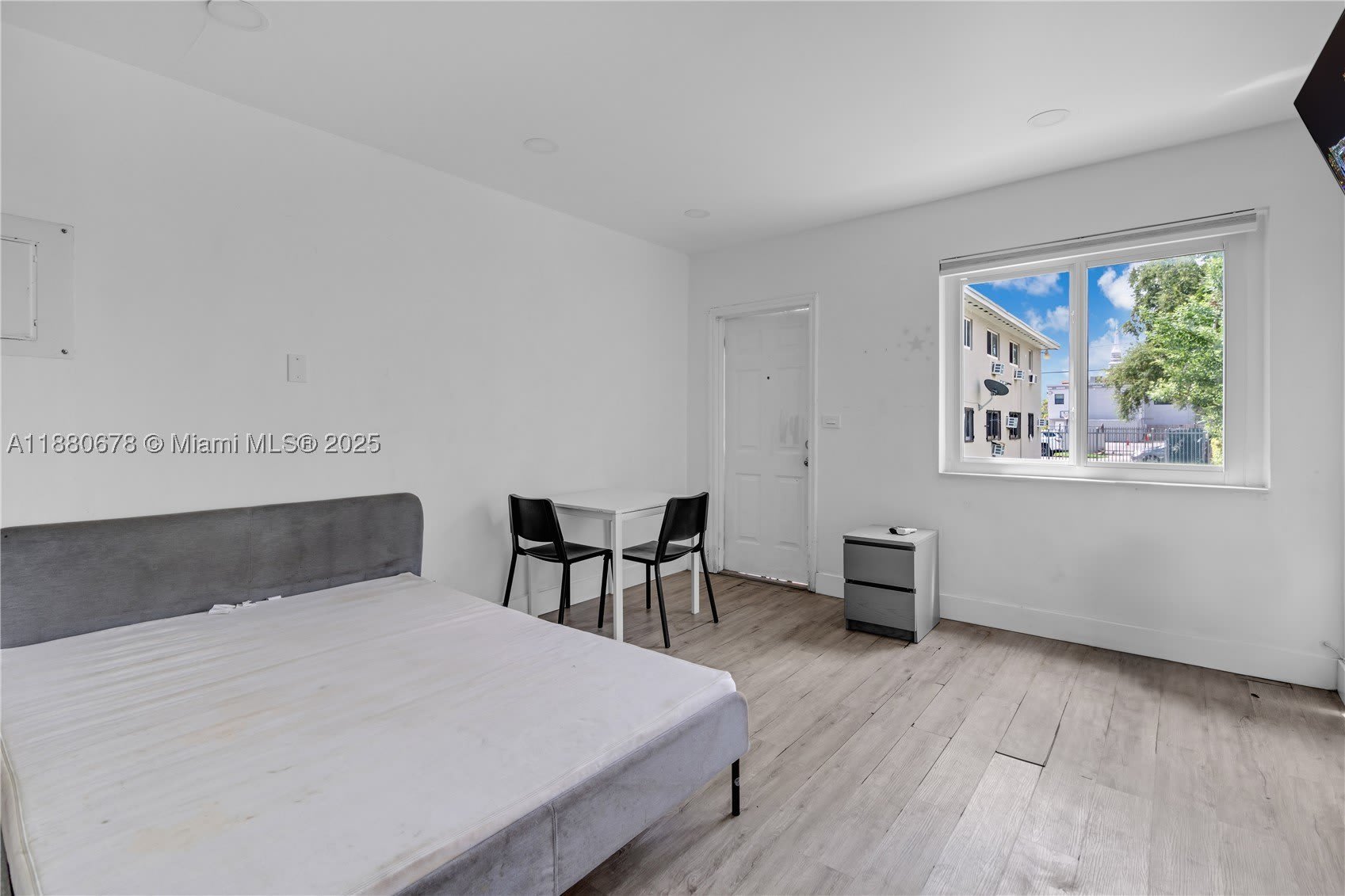110 NW 9th Ave – photo 4