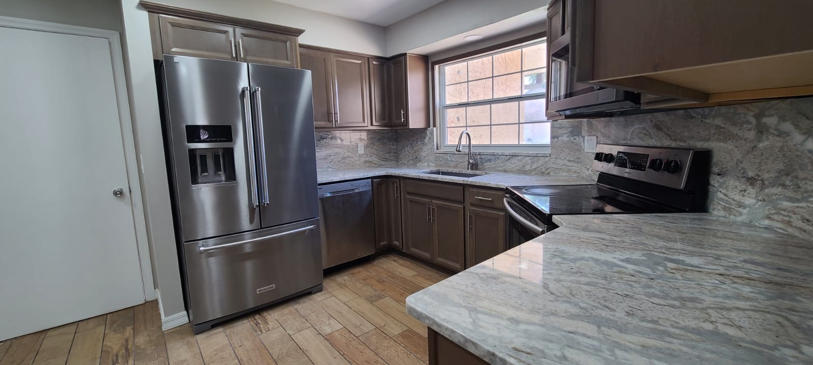 816 Brimfield Ct – photo 4