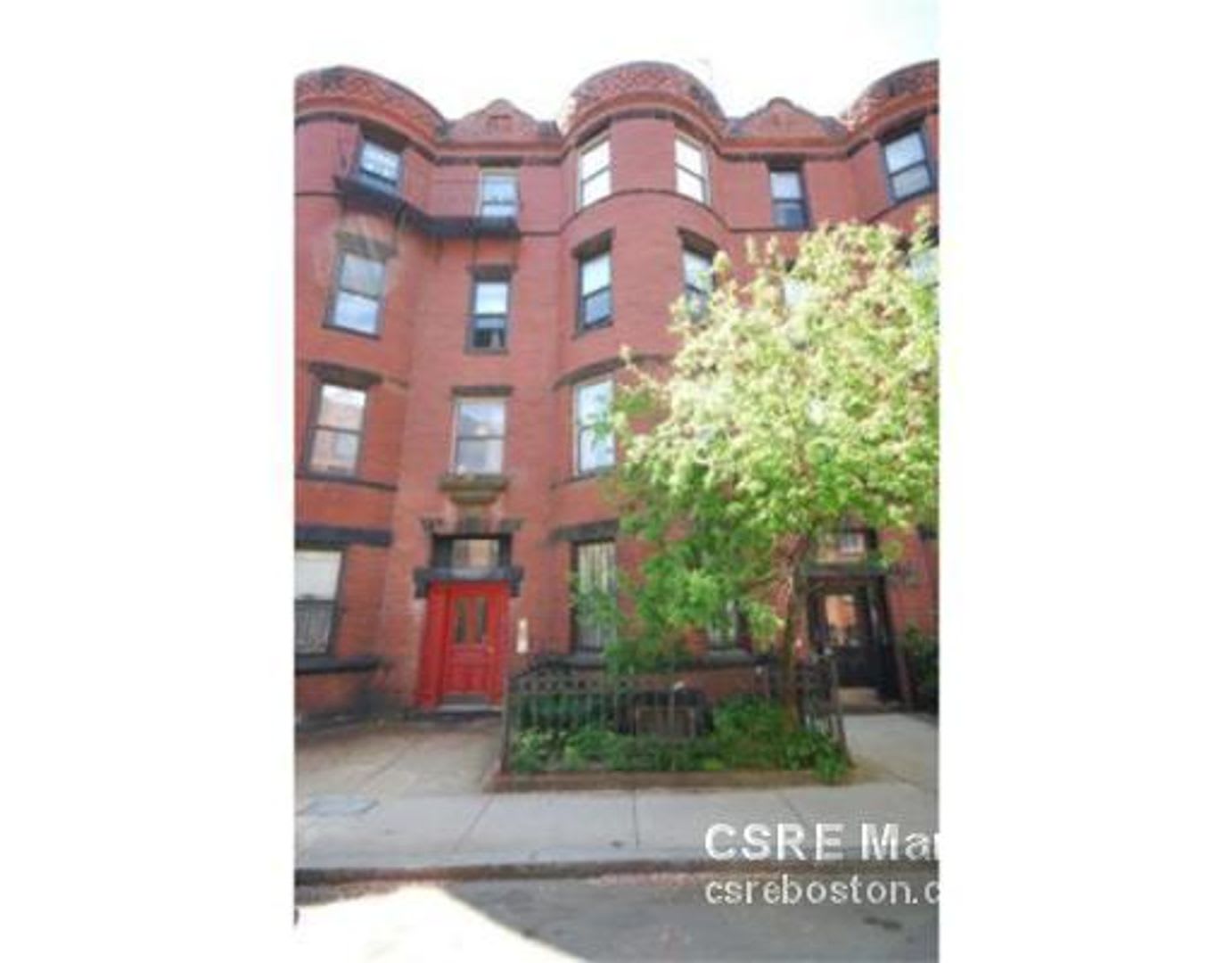 Nicely Renovated 3 bed in the heart of Fenway. – photo 3