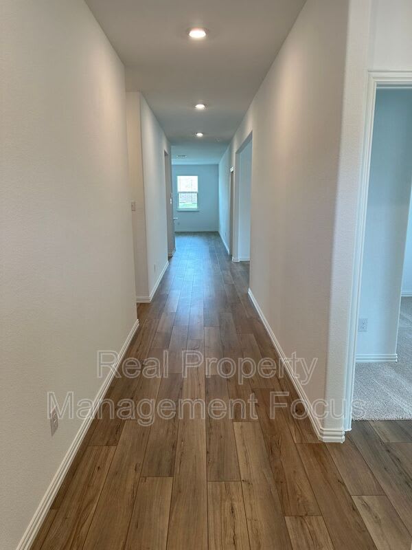 239 Jenkinson Dr – photo 3