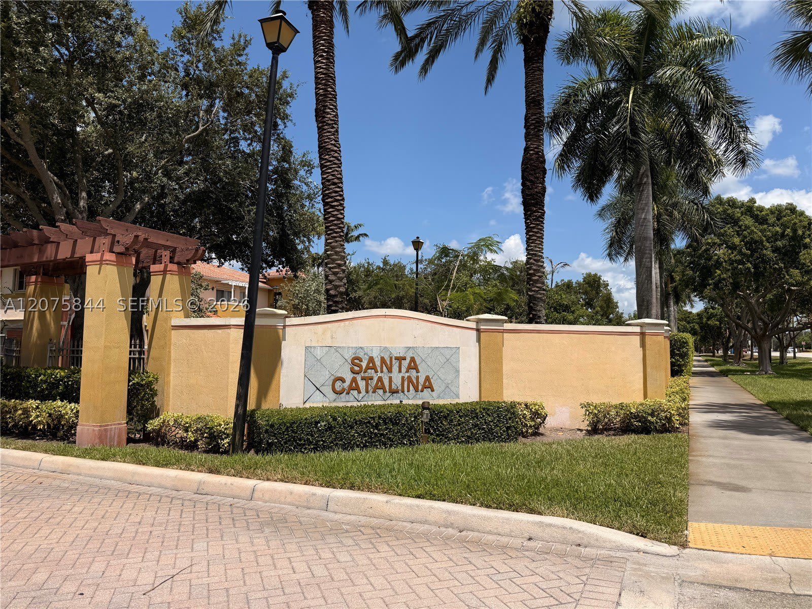 102 S Santa Catalina Cir – photo 1