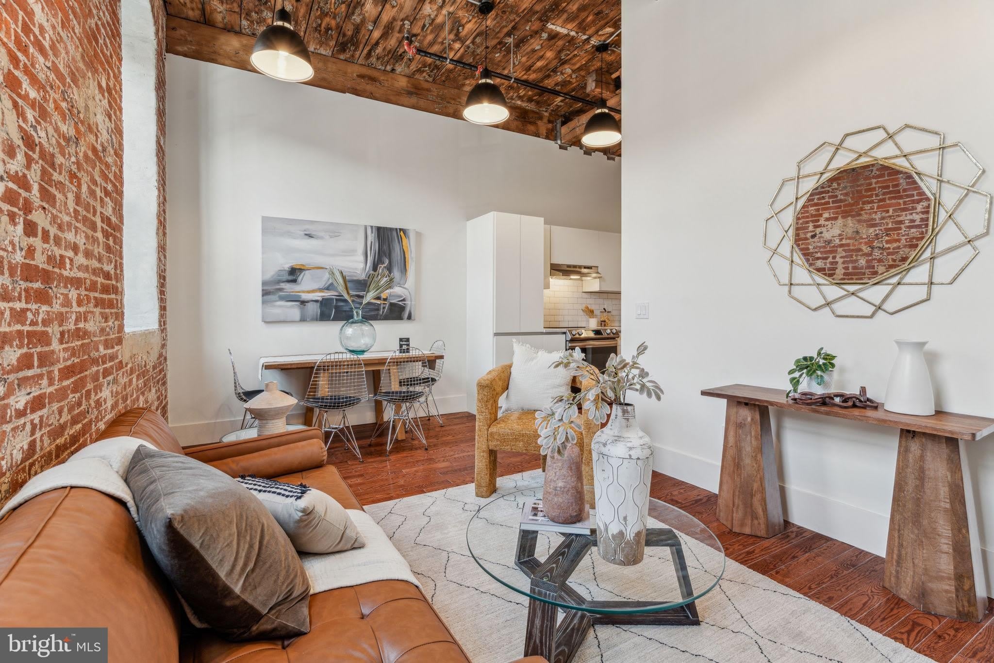 1801 N HOWARD Street – photo 1