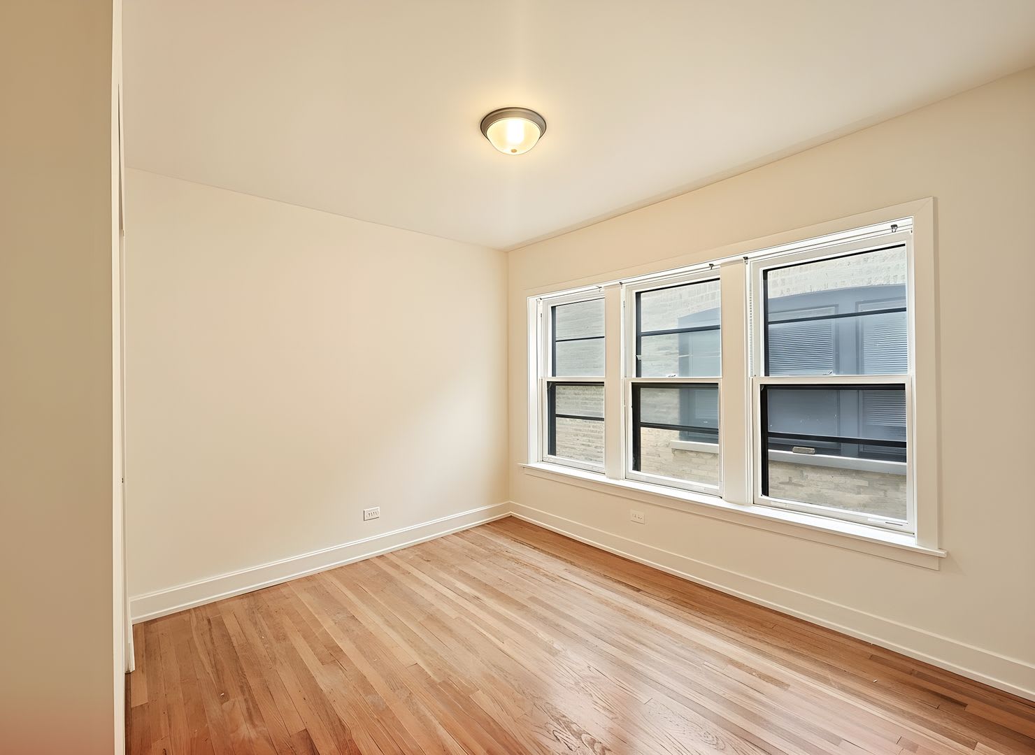 Brand New Renovation, 2bed/1bath Apartment in Historic Ravenswood Manor Neighborhood – photo 5
