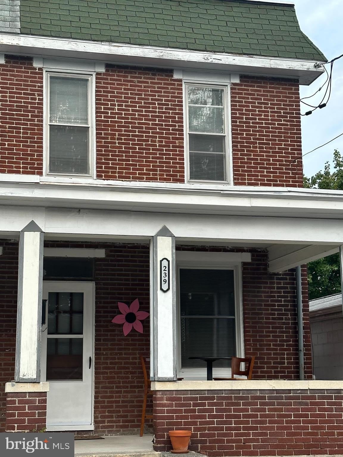 239 N STRATTON Street – photo 3