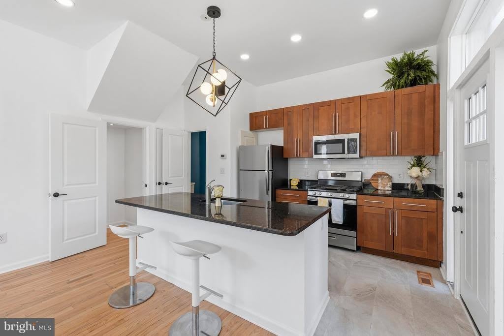 642 15TH Street NE – photo 4