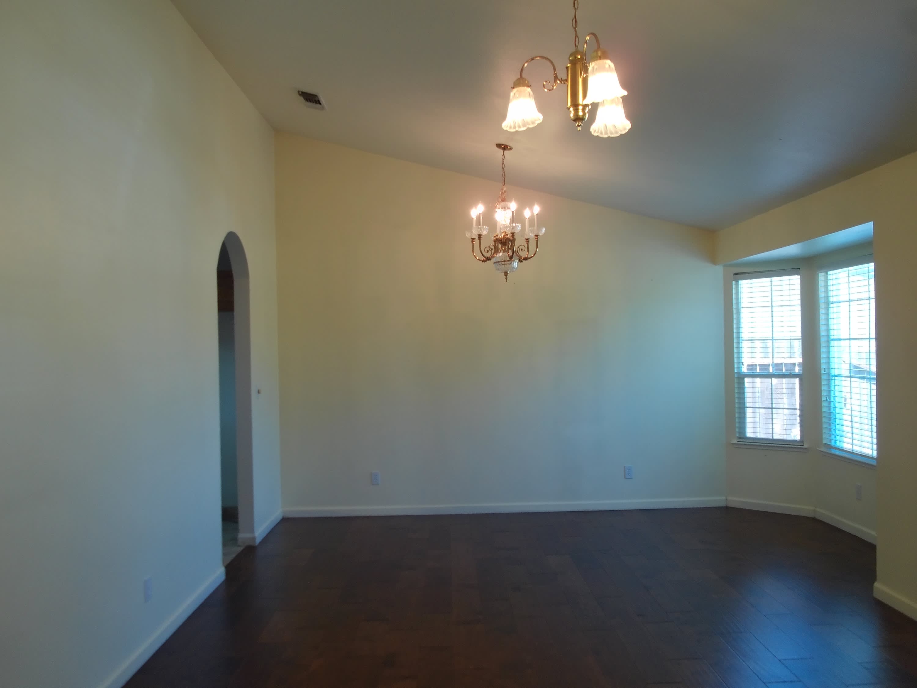 1502 Williamsburg Drive – photo 3