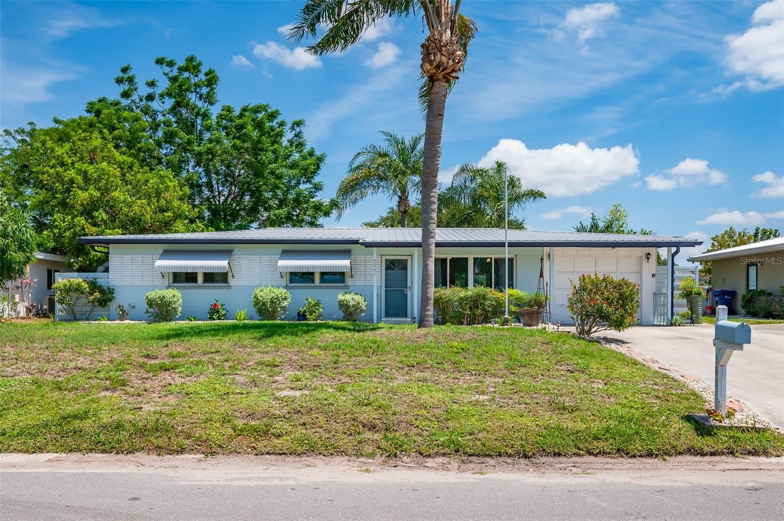 3801 HELENE Street – photo 1