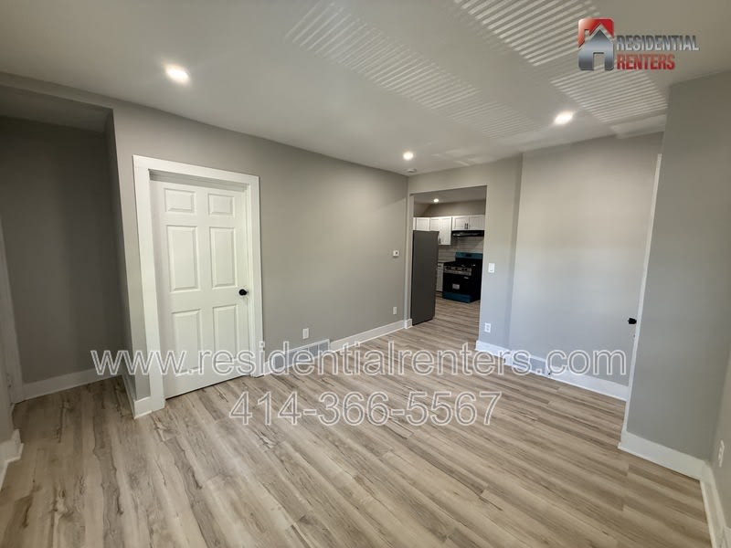 845 S 75th Street – photo 3