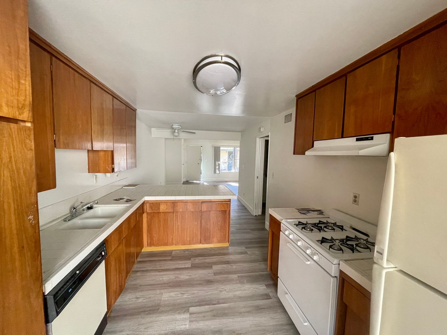 Cute 1 Bedroom 1 Bath Townhome for Rent – photo 5