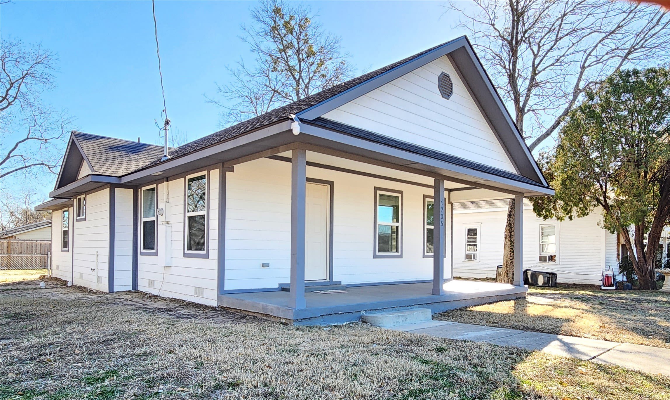 4205 Stuart Street – photo 2