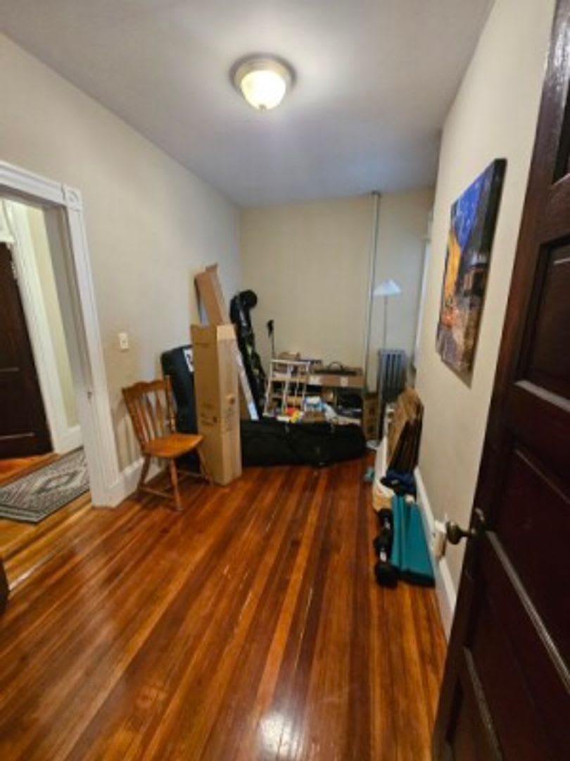 Fenway 5 bed 1.5 Bath – photo 2