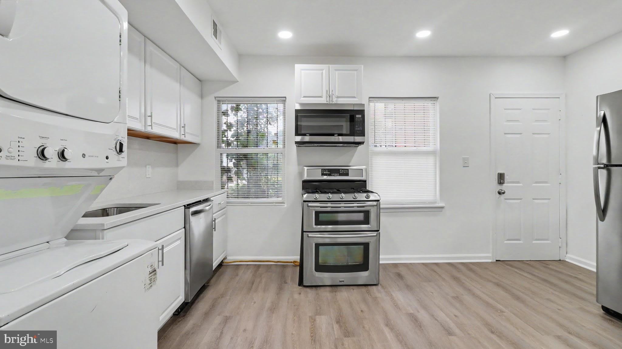 1028 KENYON Street NW – photo 4