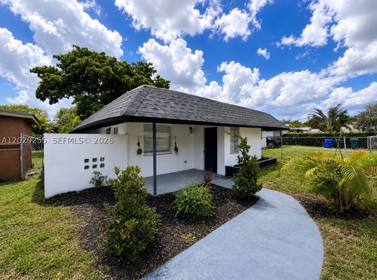 1708 NW 7th St – photo 2