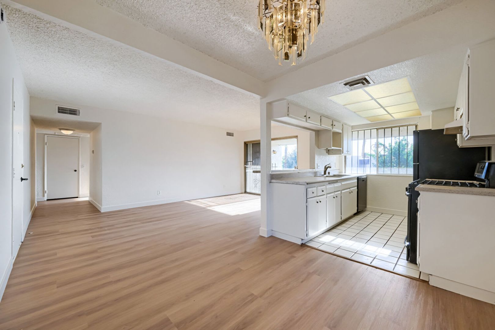3 Bedroom Condo In The Heart Of Las Vegas – photo 3
