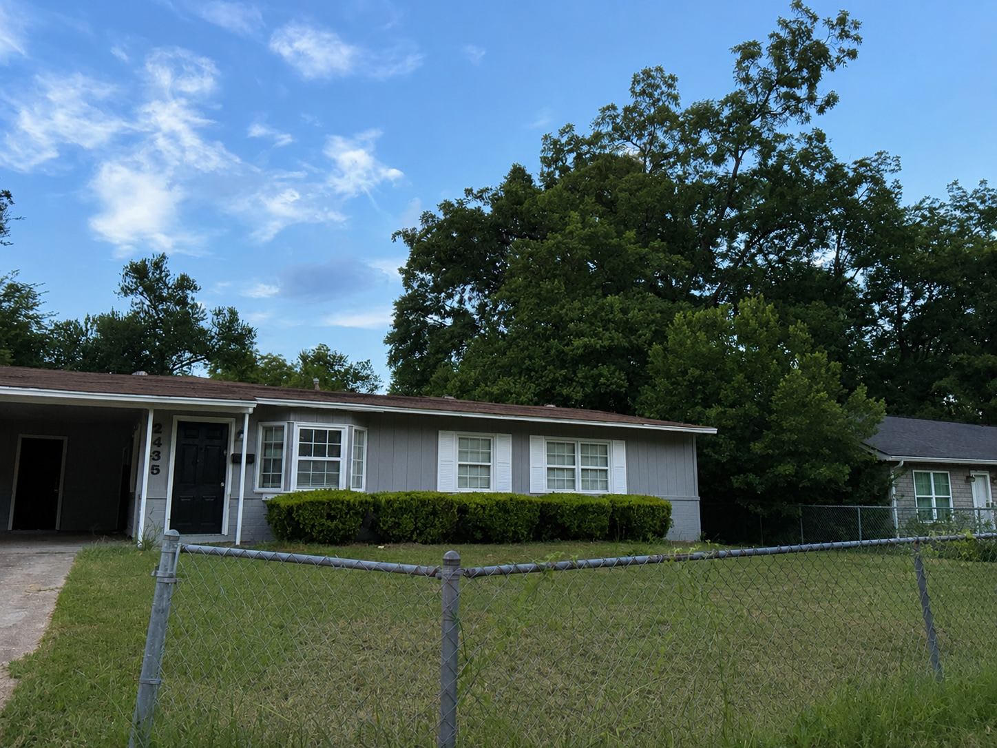 2435 Thrasher Avenue – photo 4