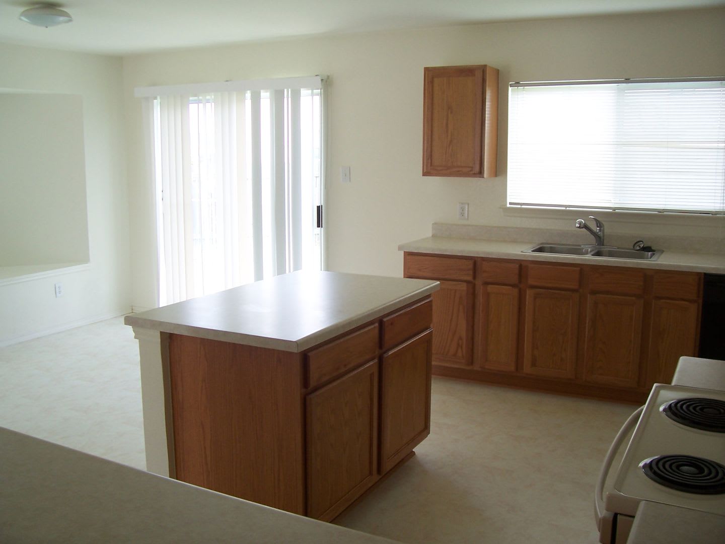 3 Bedroom Home in a Great Neighborhood – photo 4