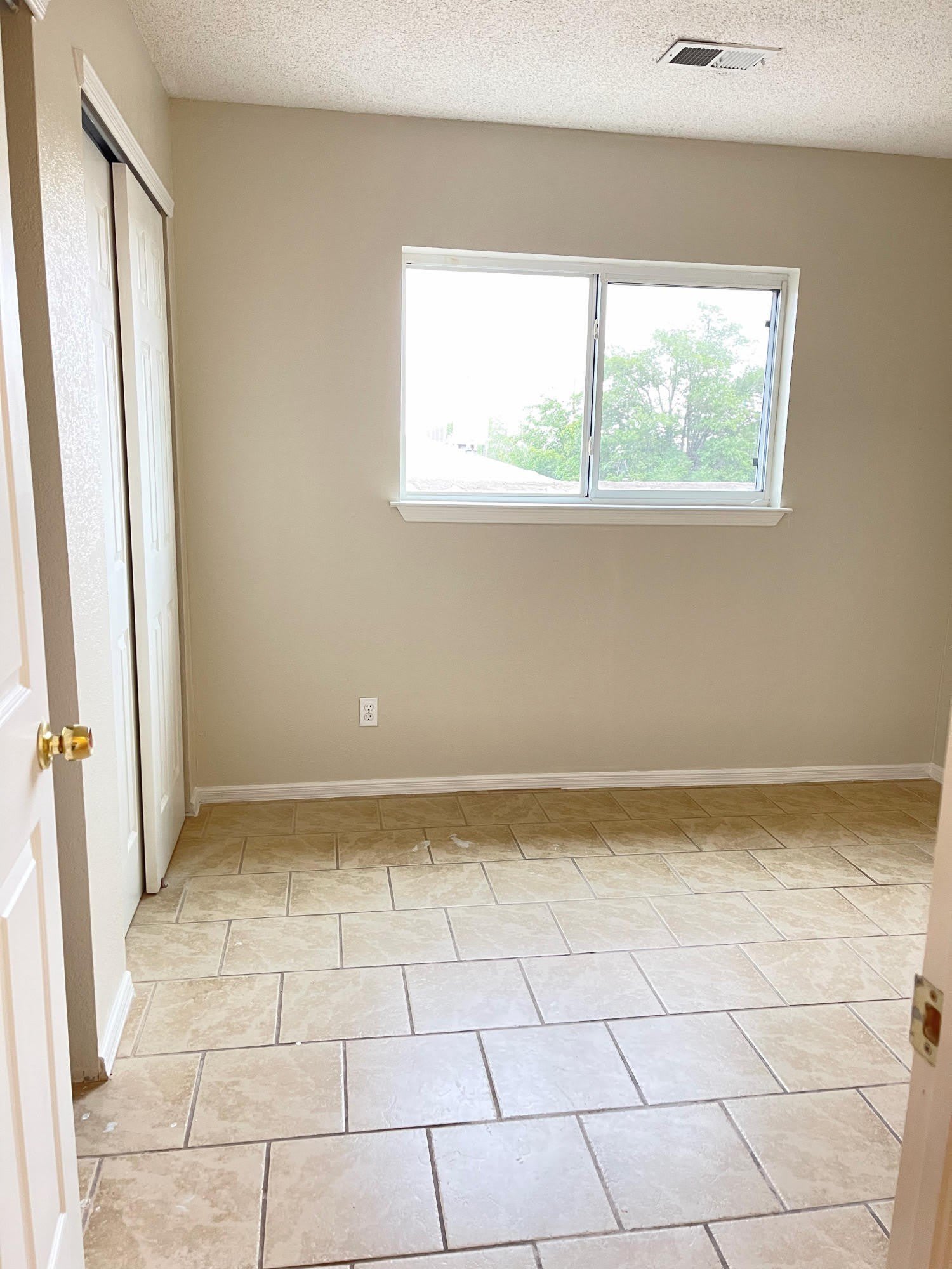 4024 MOONLIGHT Avenue – photo 1