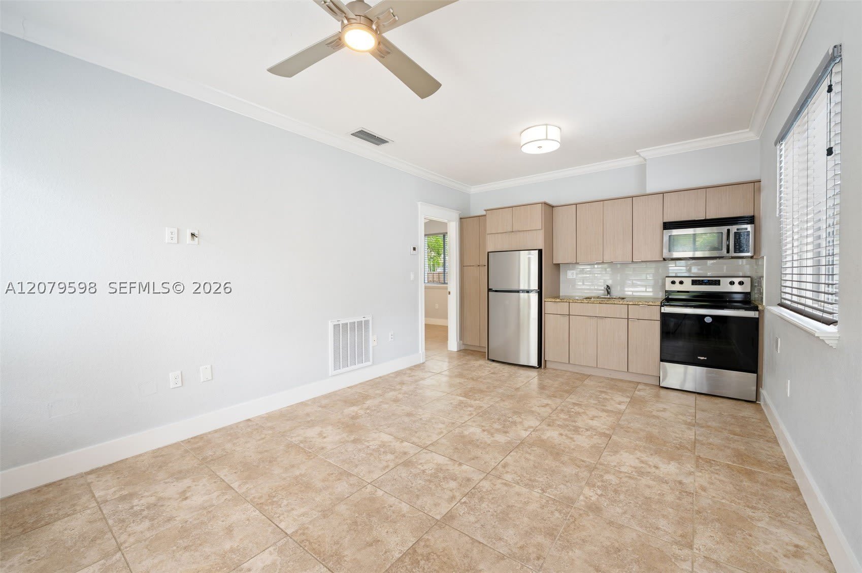 4 Transylvania Ave – photo 4