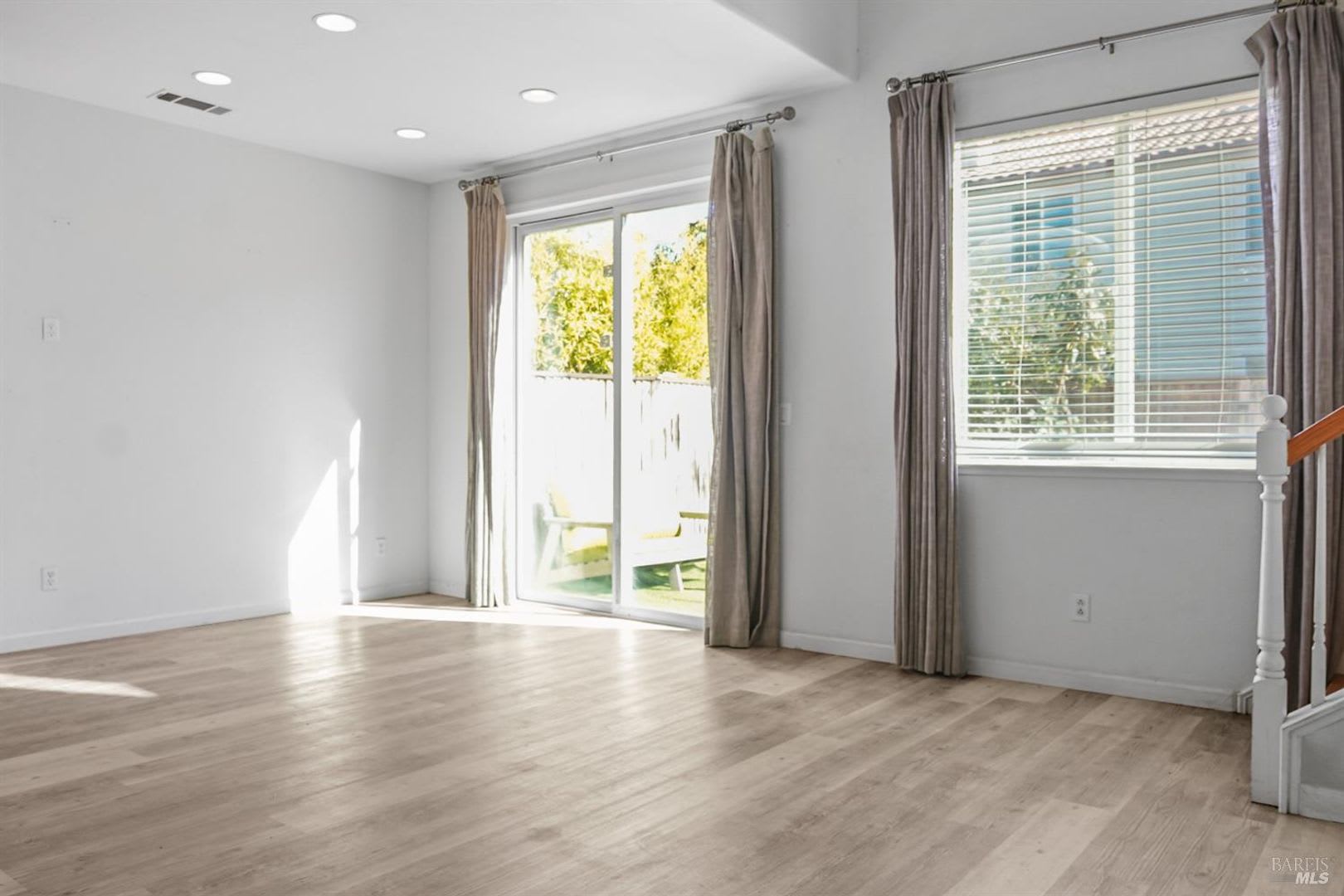 1079 Portofino Ave Modern 3Br 2 5Ba With Solar Available Now – photo 5