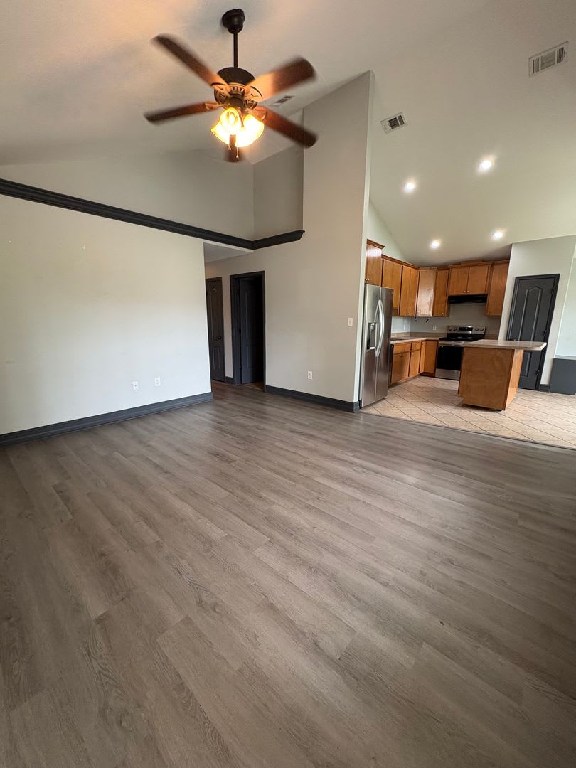 3-Bedroom Available Now! – photo 5