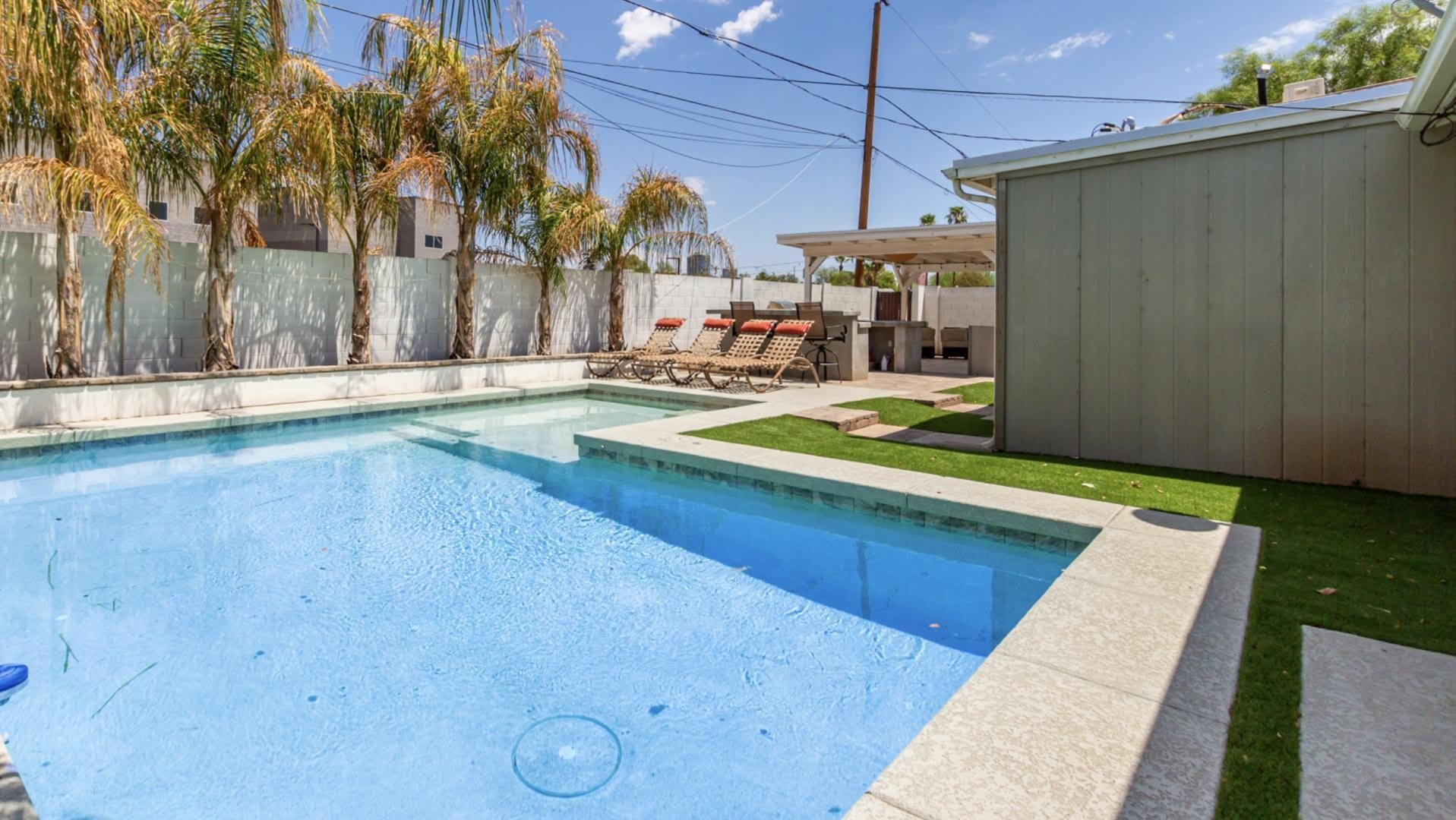 1100 W 12TH Street – photo 1