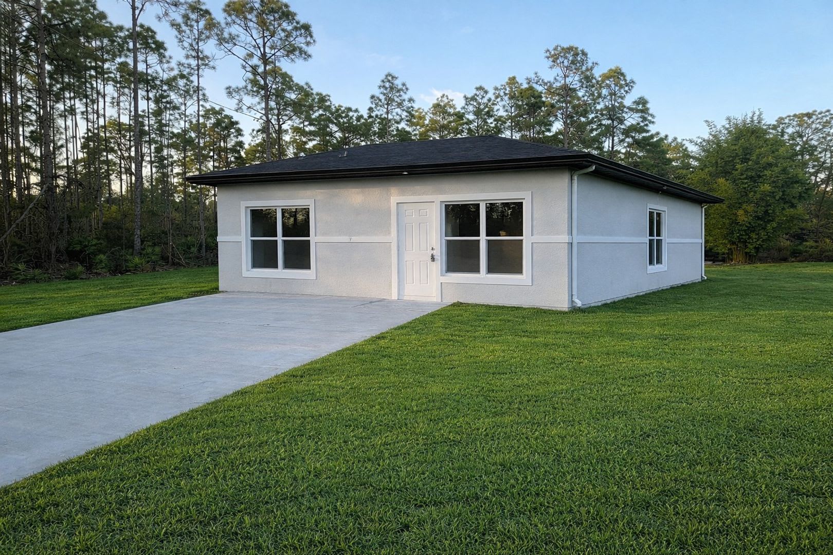 One Of A Kind Brand New 1 Bedroom 1 Bath In Desirable Lehigh Acres – photo 2