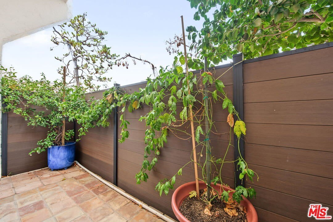 954 20Th St – photo 5